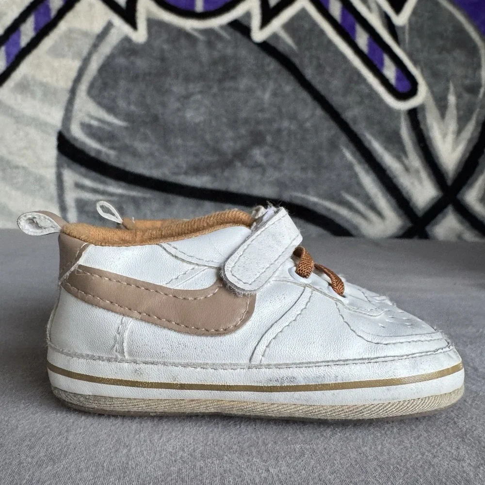 Size 3c - Soft Bottom Baby Shoes White Brown Nike